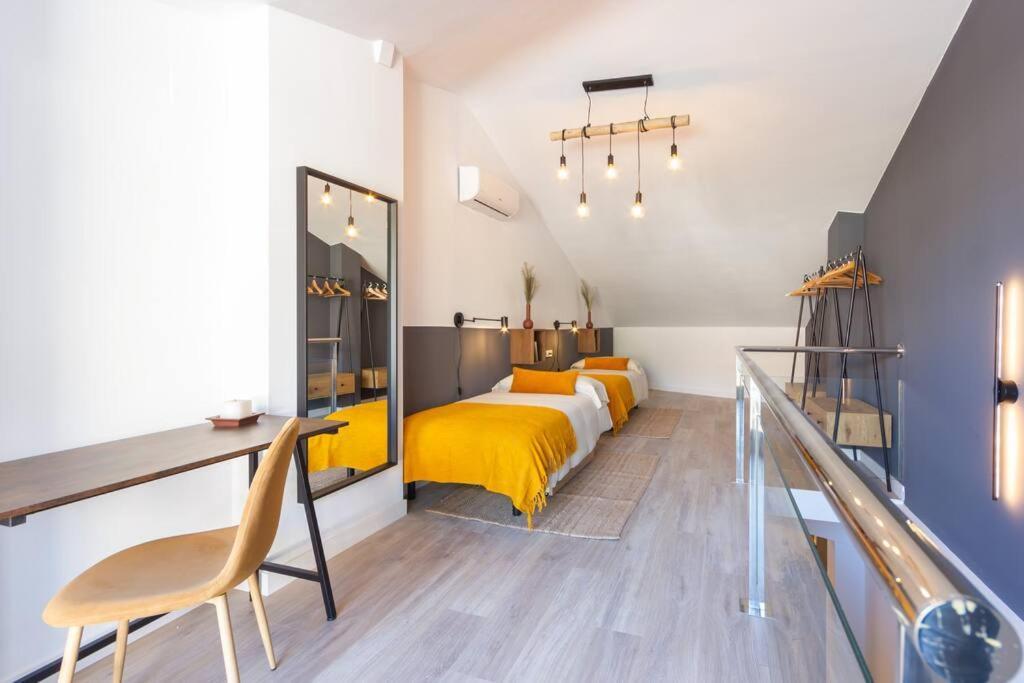 Duplex With Terrace Near Bcn Apartment