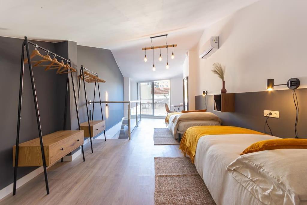 Duplex With Terrace Near Bcn Apartment *