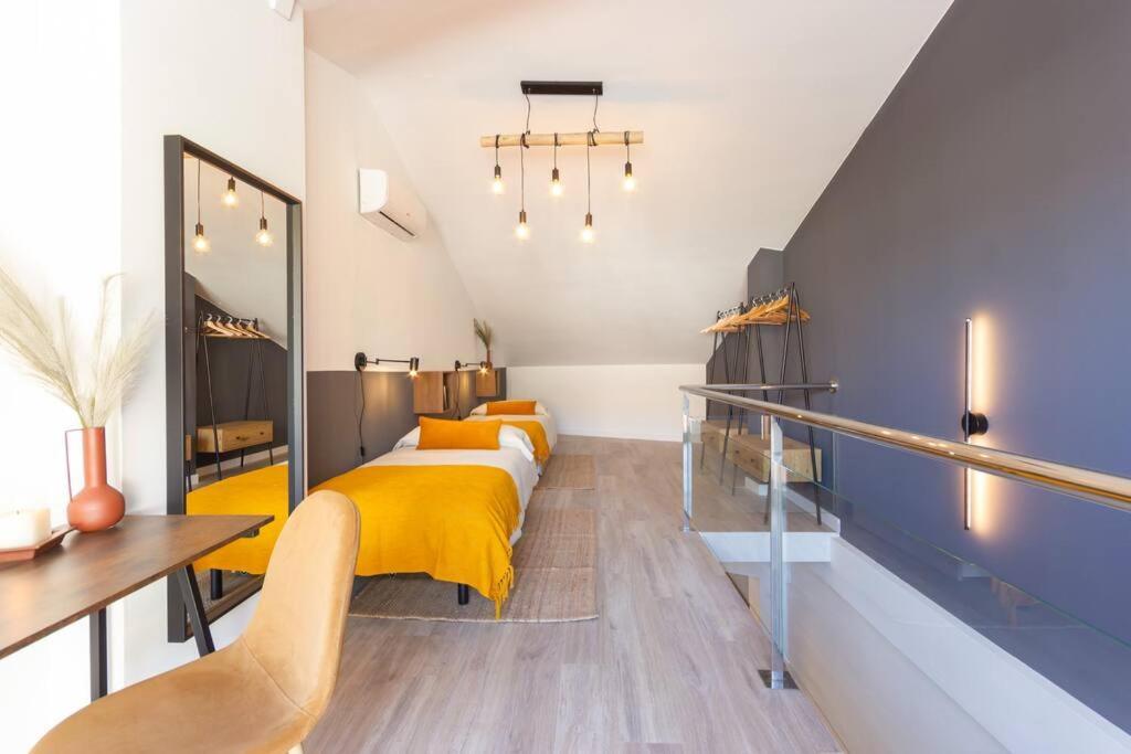 Duplex With Terrace Near Bcn Terrassa